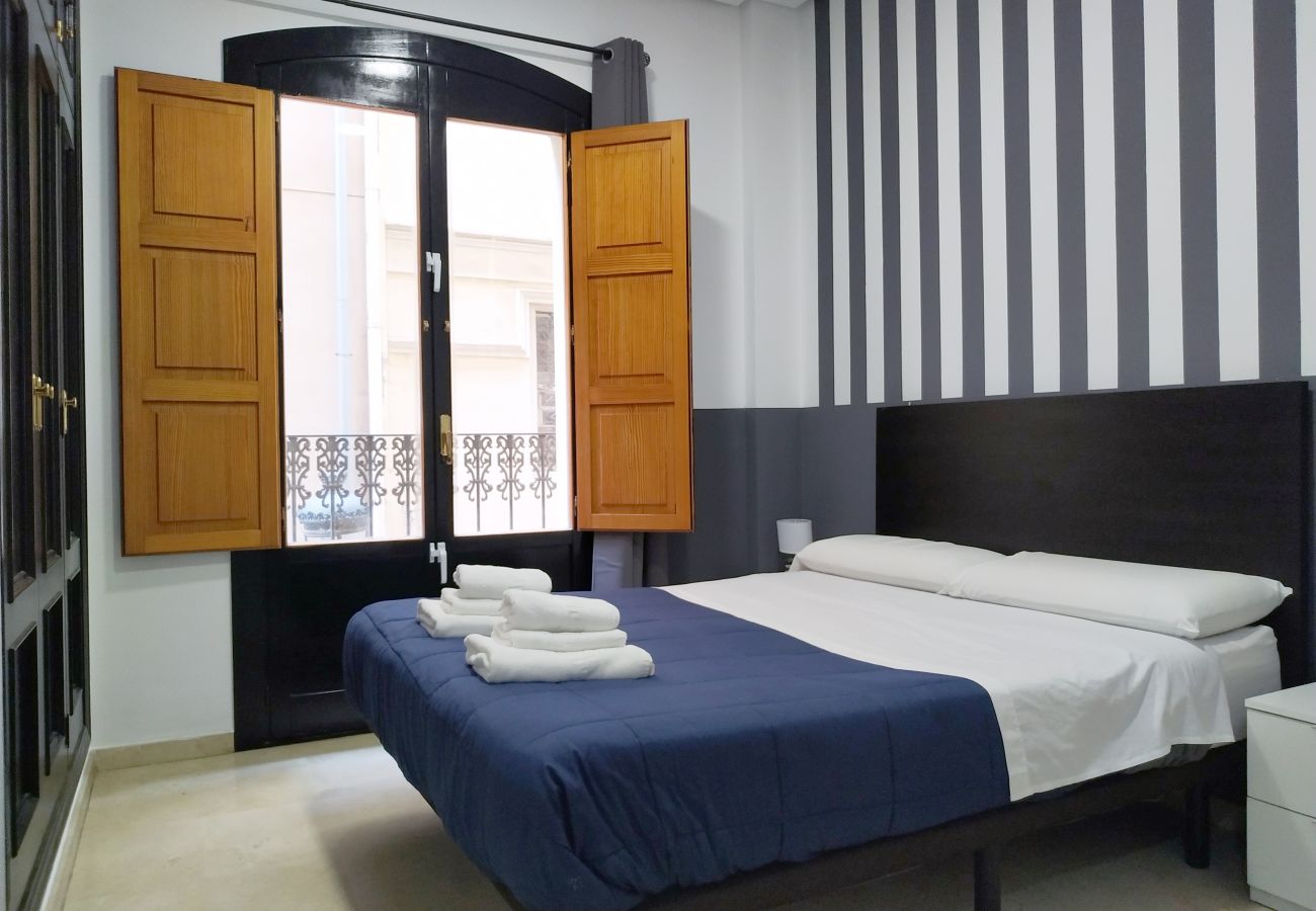 Alquiler por habitaciones en Valencia - Plaza de la Reina habitación doble