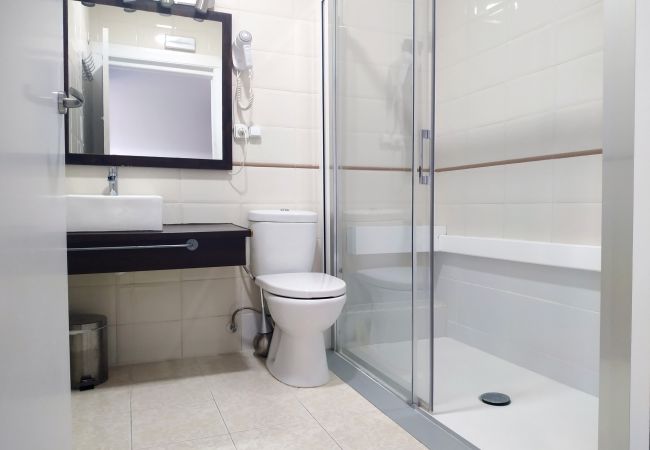 Alquiler por habitaciones en Valencia - Plaza de la Reina habitación twin con vistas Alquiler por habitaciones en Valencia - Plaza de la Reina habitación twin con vistas