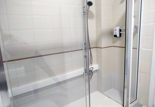 Alquiler por habitaciones en Valencia - Plaza de la Reina habitación twin con vistas Alquiler por habitaciones en Valencia - Plaza de la Reina habitación twin con vistas