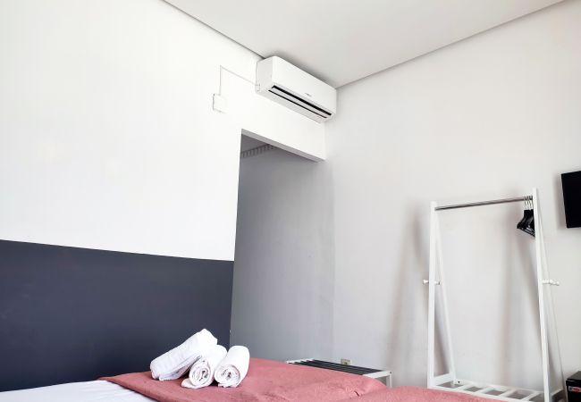 Alquiler por habitaciones en Valencia - Plaza de la Reina habitación twin con vistas Alquiler por habitaciones en Valencia - Plaza de la Reina habitación twin con vistas