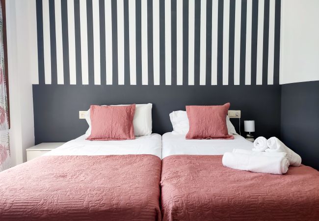 Alquiler por habitaciones en Valencia - Plaza de la Reina habitación twin con vistas Alquiler por habitaciones en Valencia - Plaza de la Reina habitación twin con vistas