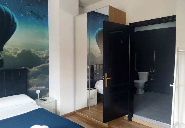 Alquiler por habitaciones en Valencia - Plaza de la Reina habitación doble queen con vistas Alquiler por habitaciones en Valencia - Plaza de la Reina habitación doble queen con vistas