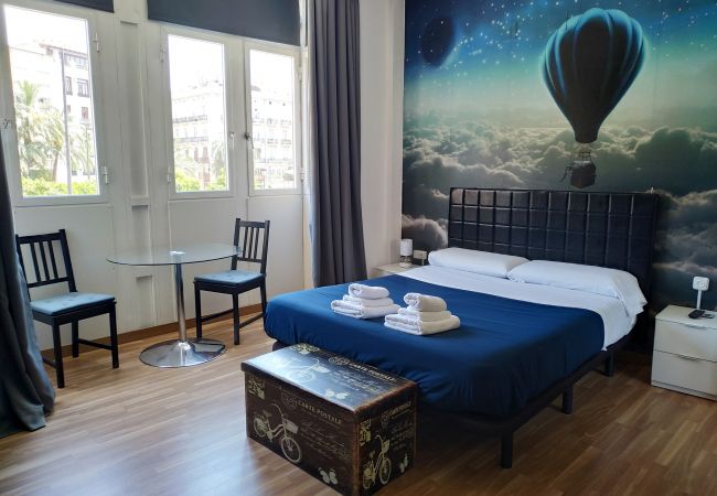 Alquiler por habitaciones en Valencia - Plaza de la Reina habitación doble queen con vistas Alquiler por habitaciones en Valencia - Plaza de la Reina habitación doble queen con vistas