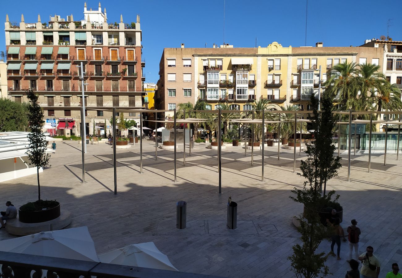 Alquiler por habitaciones en Valencia - Plaza de la Reina habitación doble queen con vistas Alquiler por habitaciones en Valencia - Plaza de la Reina habitación doble queen con vistas