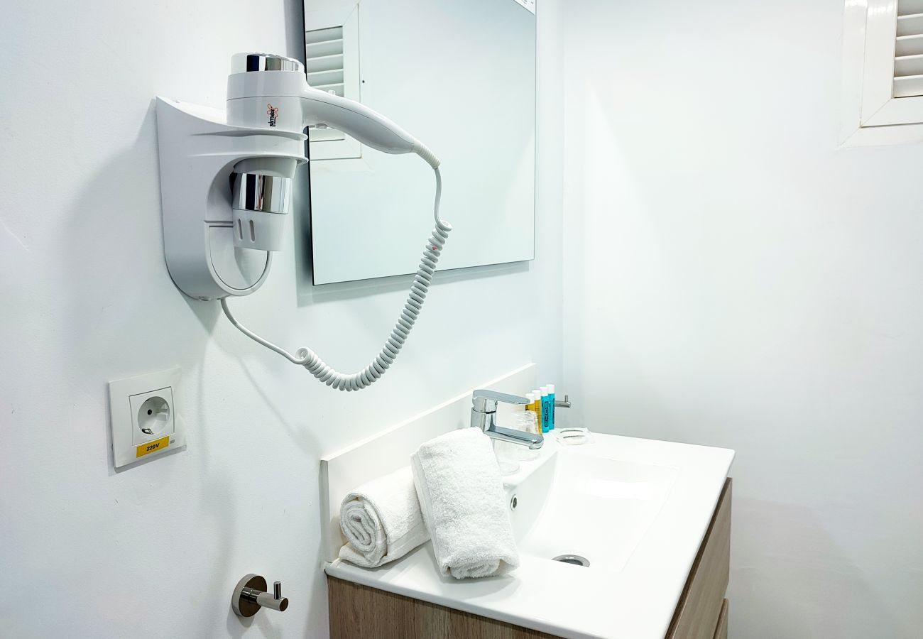 Alquiler por habitaciones en Benidorm - Flats Friends Hotel Mar Blau Doble Económica Alquiler por habitaciones en Benidorm - Flats Friends Hotel Mar Blau Doble Económica