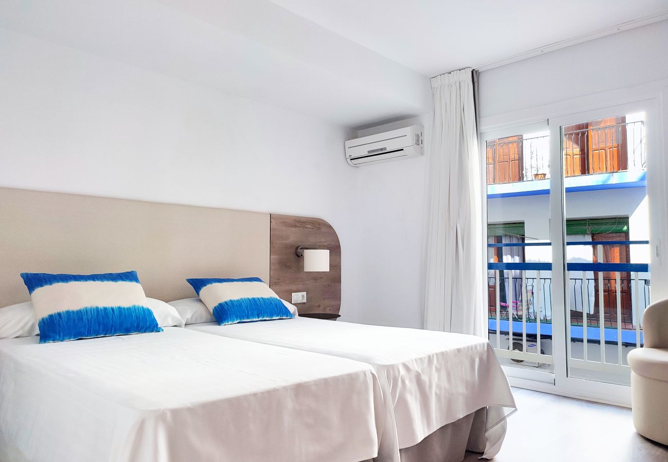 Alquiler por habitaciones en Benidorm - Flats Friends Hotel Mar Blau Doble Vistas a la Ciudad