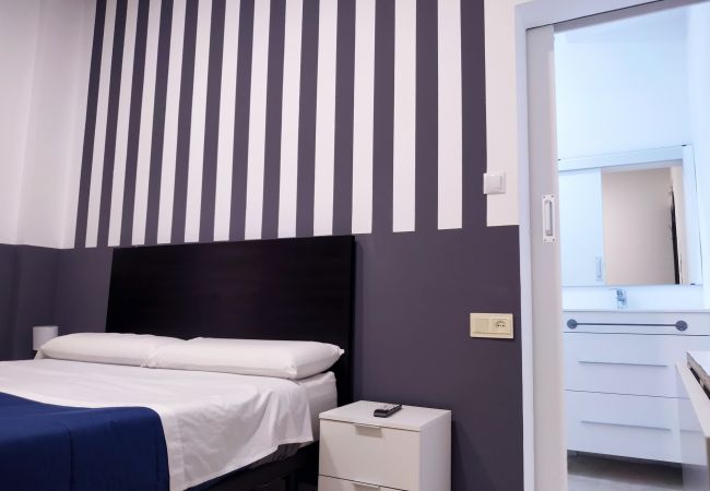 Rent by room in Valencia / València - Plaza de la Reina double room Rent by room in Valencia / València - Plaza de la Reina double room