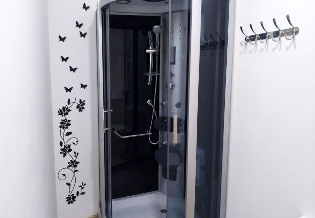 Rent by room in Valencia / València - Plaza de la Reina double room Rent by room in Valencia / València - Plaza de la Reina double room