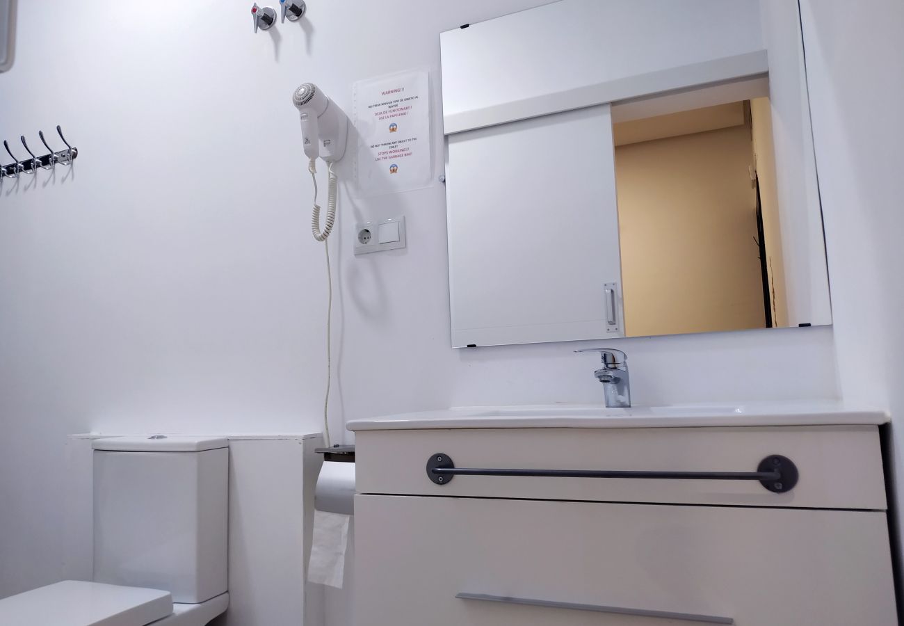 Rent by room in Valencia / València - Plaza de la Reina double room Rent by room in Valencia / València - Plaza de la Reina double room