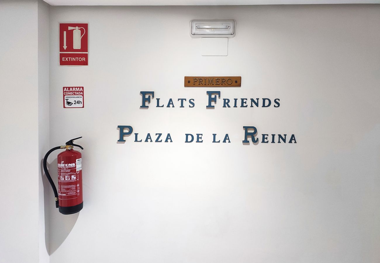 Rent by room in Valencia / València - Plaza de la Reina double room Rent by room in Valencia / València - Plaza de la Reina double room