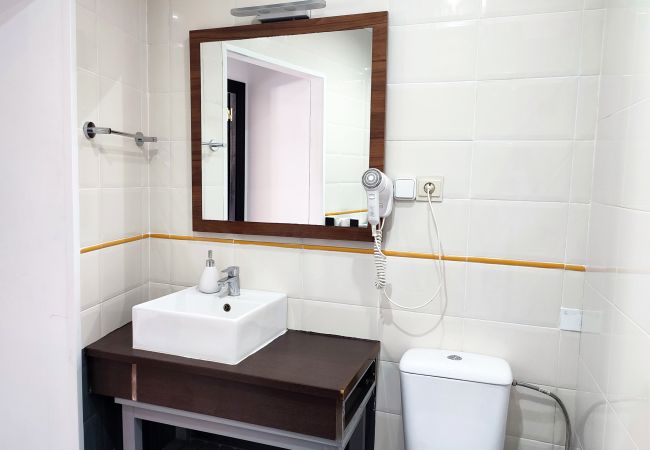 Rent by room in Valencia / València - Plaza de la Reina king double room with views Rent by room in Valencia / València - Plaza de la Reina king double room with views