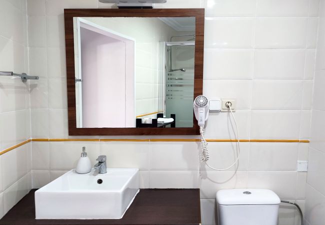 Rent by room in Valencia / València - Plaza de la Reina king double room with views Rent by room in Valencia / València - Plaza de la Reina king double room with views