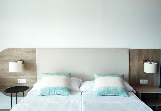 Rent by room in Benidorm - Flats Friends Hotel Mar Blau Double Sea View Rent by room in Benidorm - Flats Friends Hotel Mar Blau Double Sea View