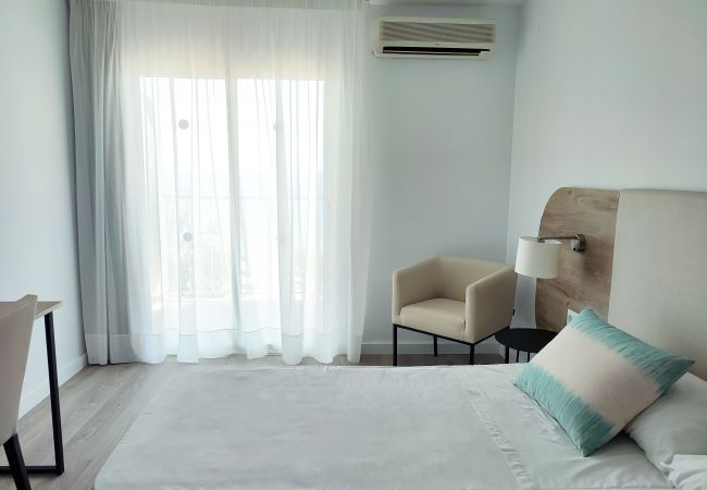 Rent by room in Benidorm - Flats Friends Hotel Mar Blau Double Sea View Rent by room in Benidorm - Flats Friends Hotel Mar Blau Double Sea View