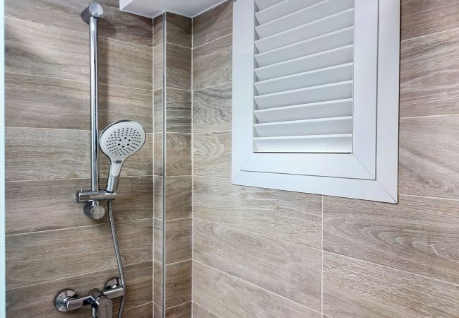 Rent by room in Benidorm - Flats Friends Hotel Mar Blau Double Sea View Rent by room in Benidorm - Flats Friends Hotel Mar Blau Double Sea View