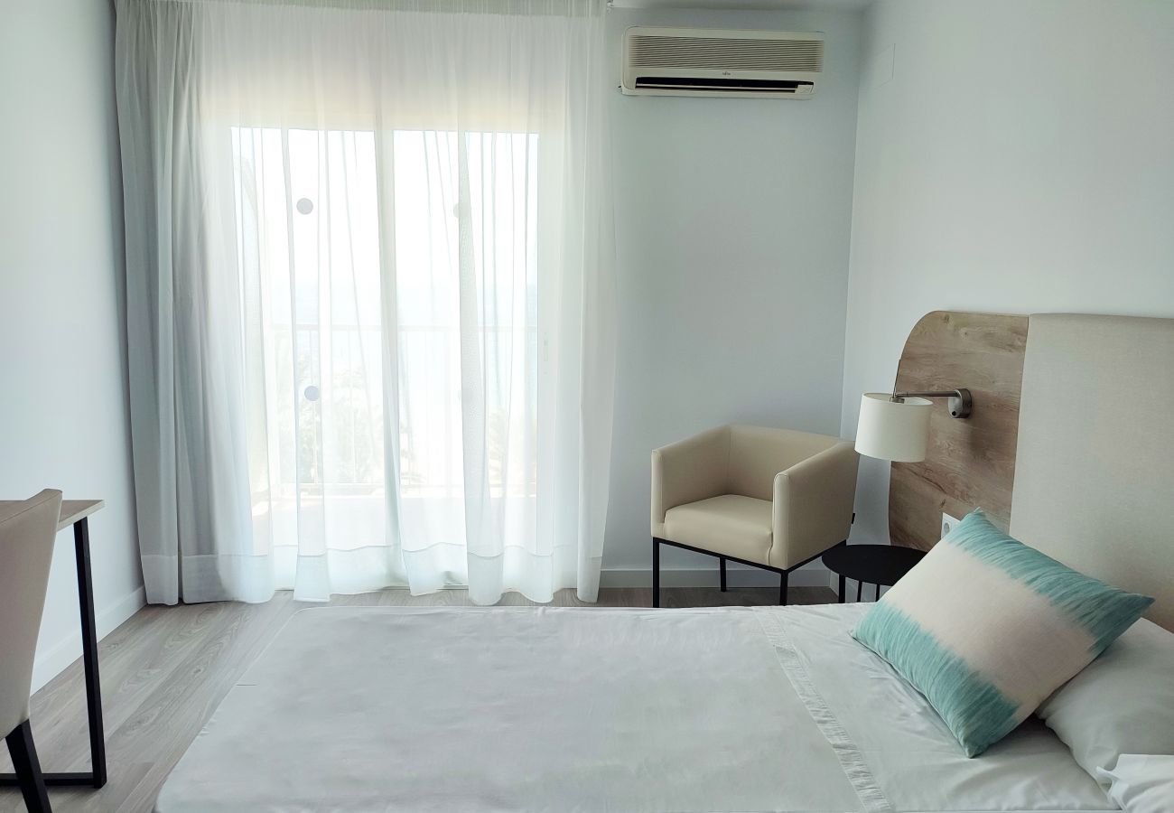 Rent by room in Benidorm - Flats Friends Hotel Mar Blau Double Sea View Rent by room in Benidorm - Flats Friends Hotel Mar Blau Double Sea View